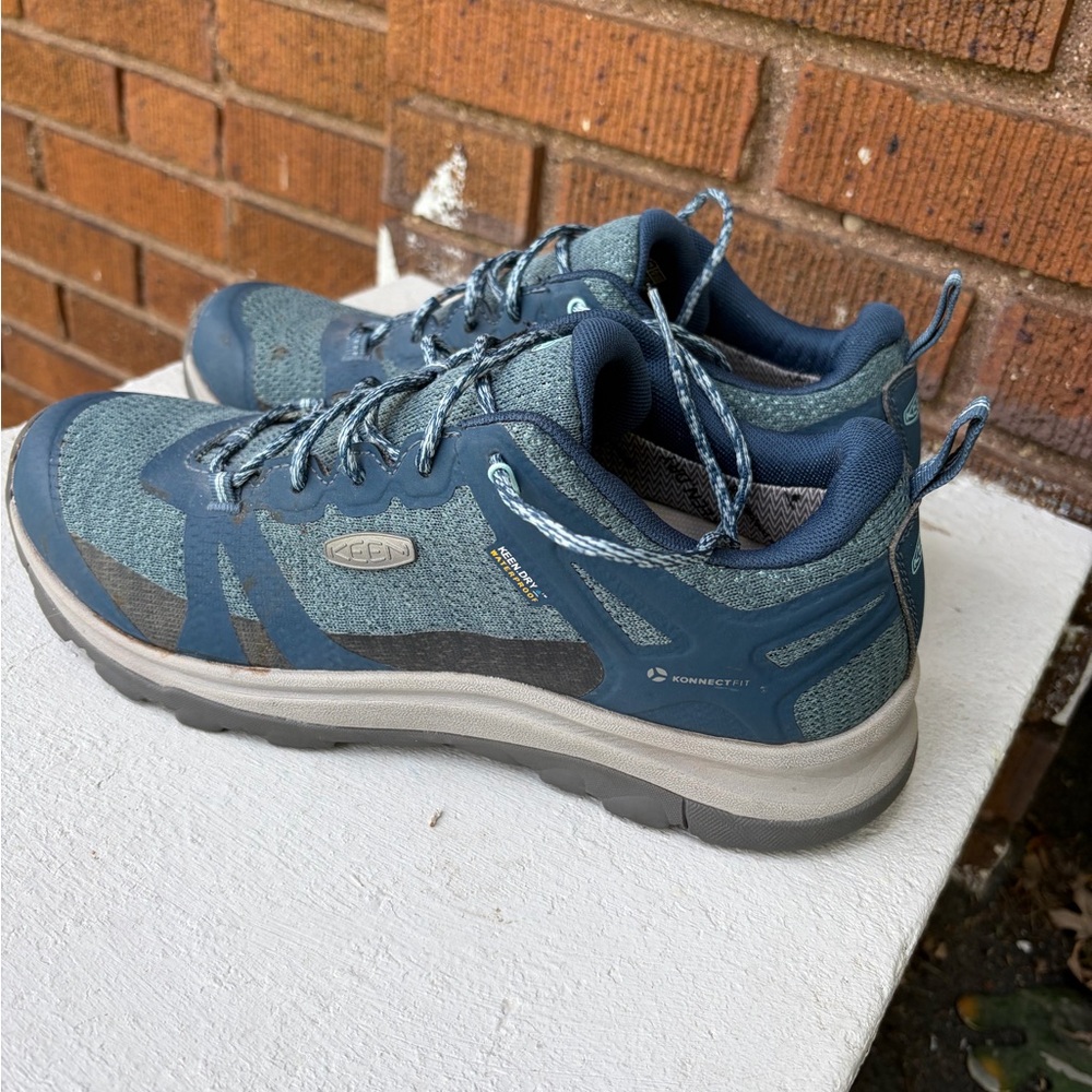 Keen Women's Blue and Gray Hiking Shoes